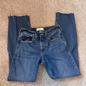 Abercrombie The 90’s Straight Mid Rise Jeans